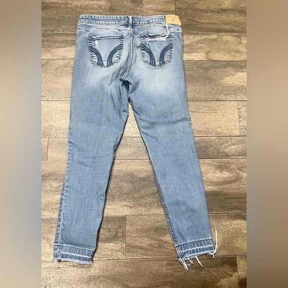 Hollister crop jean size 7 waist 28 - Picture 3 of 5
